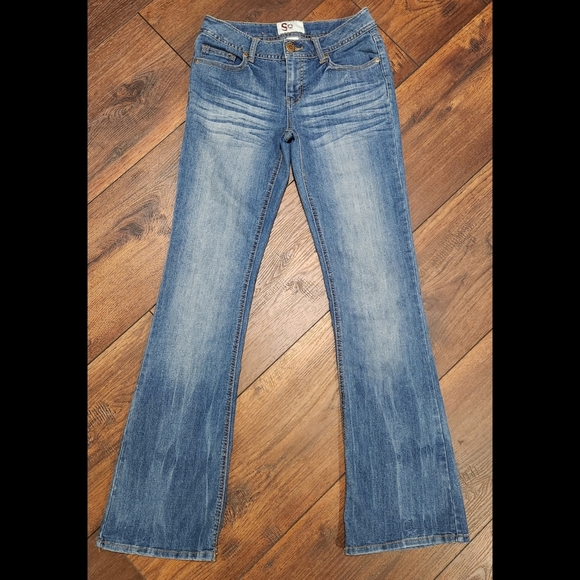Distressed Wash Flare Jeans - Picture 11 of 16